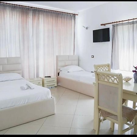 Hotel Kaci Велипойе Экстерьер фото
