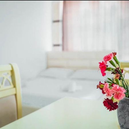 Hotel Kaci Велипойе Экстерьер фото